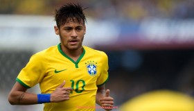 看球直播-世俱杯球鞋舒适性优化方案研究：不同脚型的适配分析